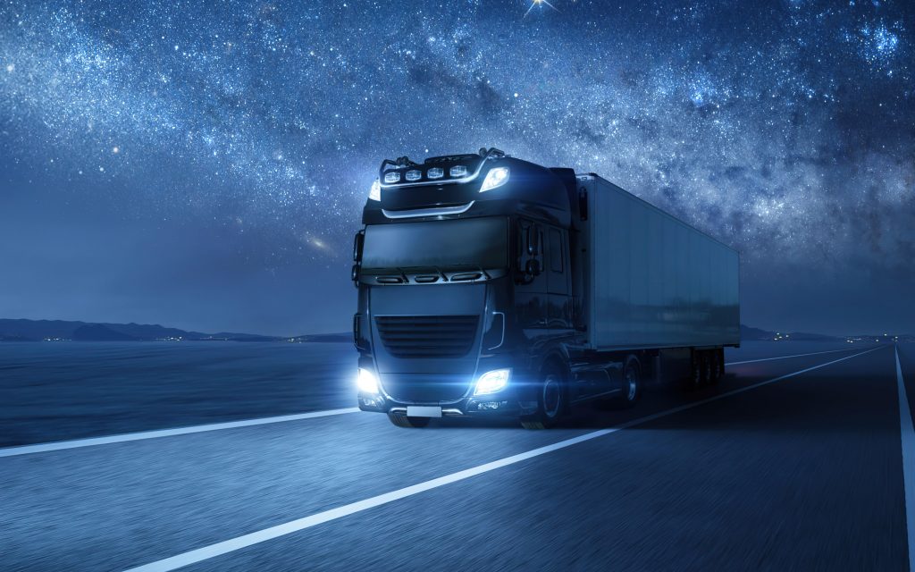 truck night highway 2880x1800 11144